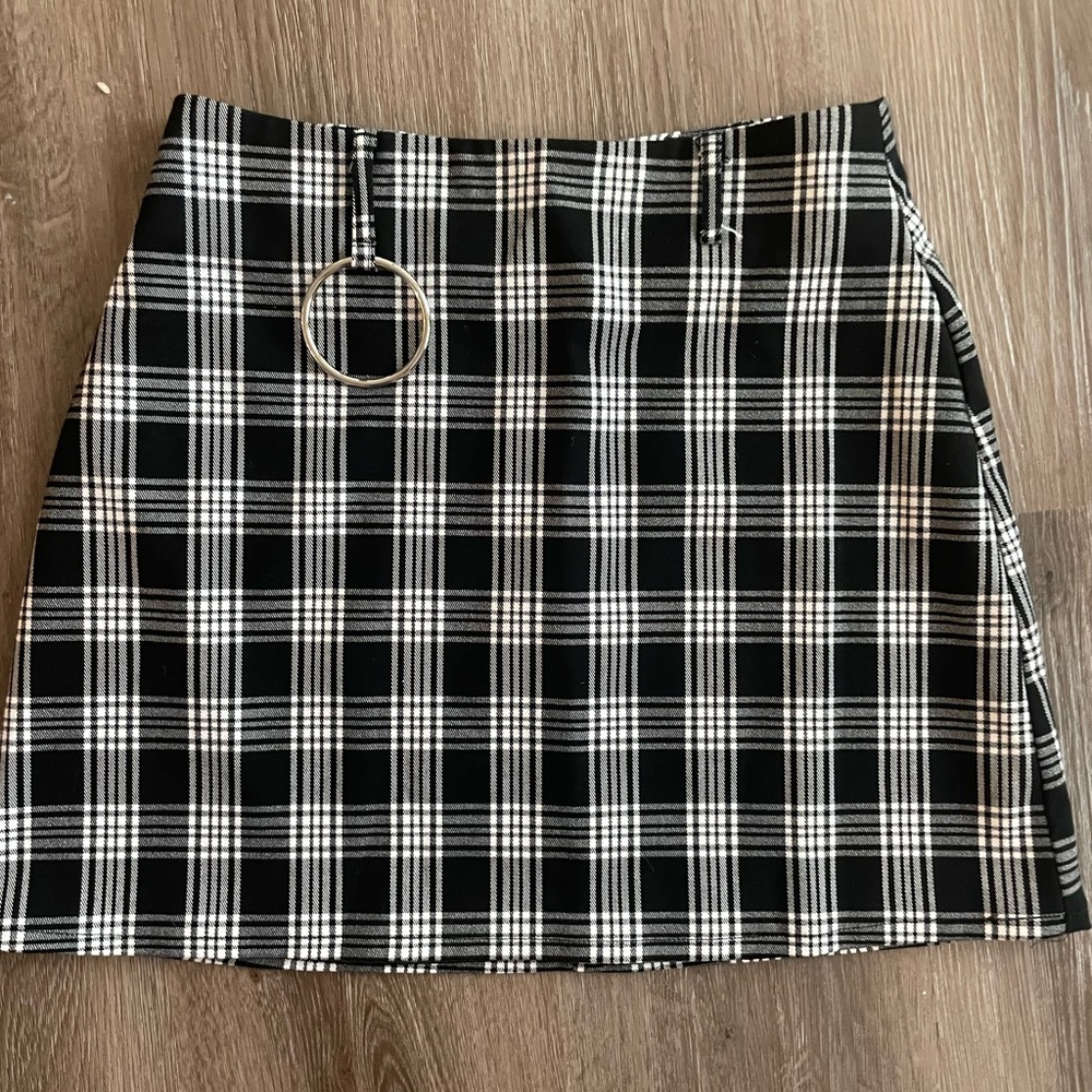I.AM.GIA Black Plaid Skirt with cute silver ring